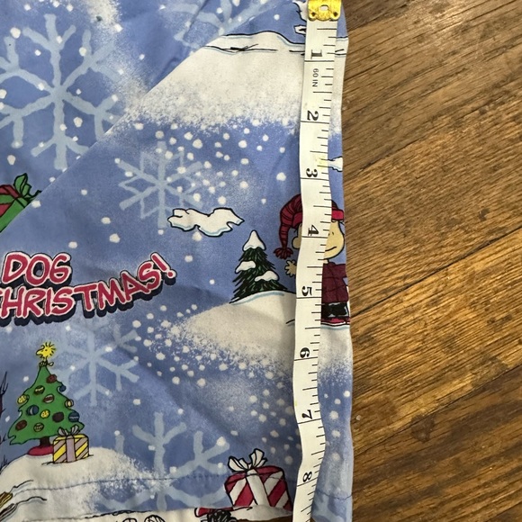 Peanuts I Want A Dog For Christmas Medical Scrub Top Small 2 front pockets - Picture 6 of 7